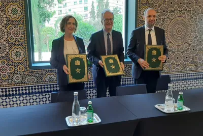 طنجة : فاطمة الزهراء عمور ومحسن الجزولي يوقعان مذكرة تفاهم مع مجموعة بارسيلو