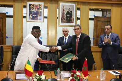 السيد خالد آيت الطالب يترأس توقيع اتفاقية بين الوكالة الوطنية للتأمين الصحي ونظيرتها المالية