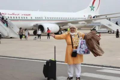 سعادة عارمة لأفراد الجالية المغربية عند وصولهم إلى وطنهم