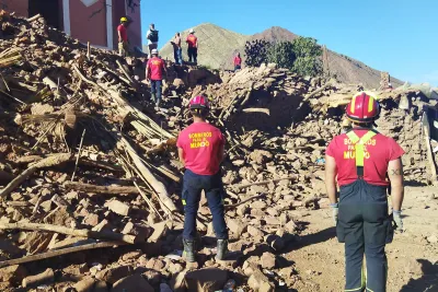 زلزال الحوز: وزيرة الدفاع الإسبانية تشيد بدعم القوات المسلحة الملكية والسلطات لرجال الإنقاذ الإسبان