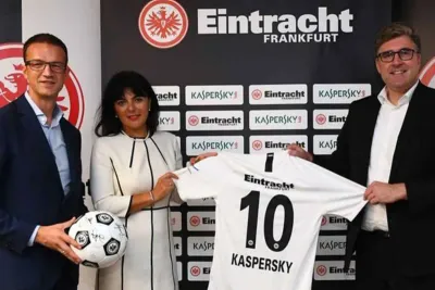 فريق آينتراخت فرانكفورت يفسخ عقد رعايته مع شركة كاسبرسكي الروسية