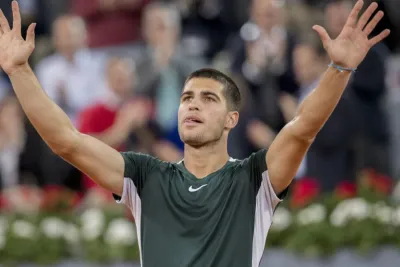 بطولة مدريد 2022 : كارلوس الكاراز يبلغ دور الربع و يضرب موعدا مع مواطنه نادال