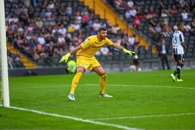 كرة القدم .. ميلان الايطالي يتعاقد مع الحارس بيترو تيراتشيانو قادما من فيورينتينا