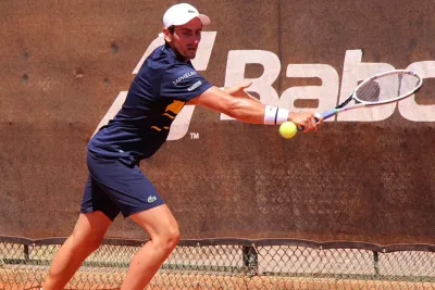 ألعاب البحر الأبيض المتوسط وهران 2022 : المغربي بنشتريت يتأهل إلى ربع نهائي مسابقة كرة المضرب