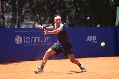 ألعاب البحر الأبيض المتوسط وهران 2022 : المغربيان مندر ونشتريت يتأهلان إلى نصف نهائي كرة المضرب