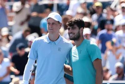 كرة المضرب.. ألكاراث يتوج بلقب سينسيناتي بعد انسحاب سينر