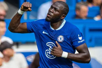 الهلال السعودي يعزز دفاعه بالسنغالي كوليبالي