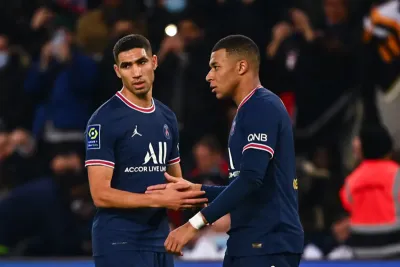 مبابي يدعم أشرف حكيمي ويزوره في مقر إقامة المنتخب المغربي