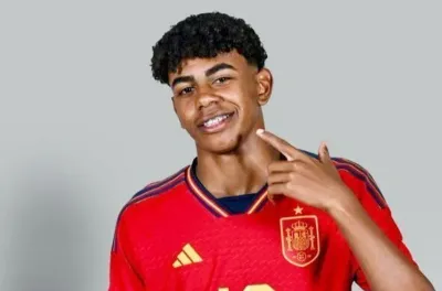 مدرب المنتخب الإسباني يستدعي يامين لامال