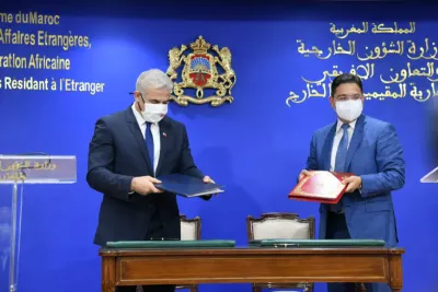 رئيس الوزراء الاسرائيلي يحل بالمغرب لتنظيم قمة اسرائيلية مع الدول العربية