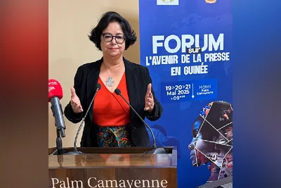 مشاركة السيدة لطيفة أخرباش بالمنتدى الدولي للصحافة لغينيا كوناكري