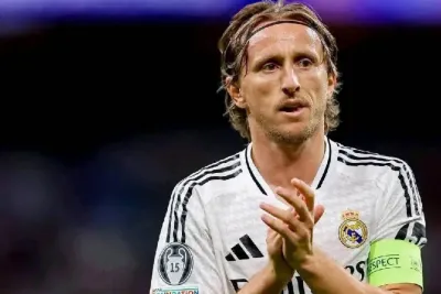 انتقالات .. نادي ميلان يتعاقد رسميا مع النجم الكرواتي لوكا مودريتش