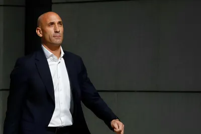 فيفا يوقف رئيس الاتحاد الإسباني السابق روبياليس لمدة 3 سنوات