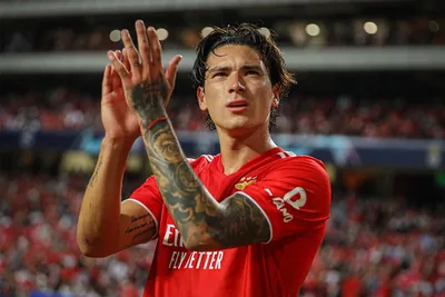 نادي بنفيكا يعلن انتقال مهاجمه داروين نونيز إلى ليفربول