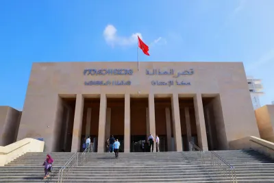 محكمة الاستئناف بالرباط تقضي بتخفيض الأحكام الابتدائية بحق ثلاثة متهمين توبعوا من أجل الاتجار في المخدرات