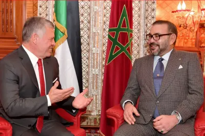 جلالة الملك يهنئ عاهلي المملكة الأردنية الهاشمية بمناسبة عيد الجلوس الملكي