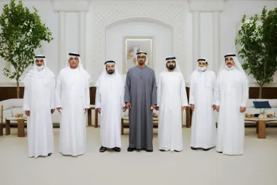 الشيخ محمد بن زايد : رجل الظل القوي الذي كان وراء نهضة بلاده