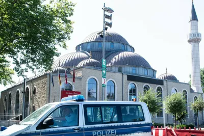 ألمانيا.. الشرطة تعتقل شخصا حاول إضرام النار في مسجد
