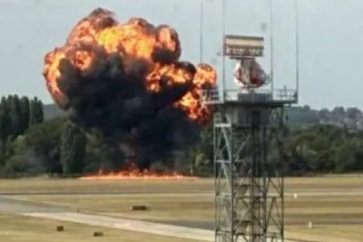 مقتل أربعة أشخاص جراء تحطم طائرة صغيرة في مطار (ساوثيند) شرق لندن