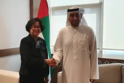 رئيسة الهيأة العليا للاتصال السمعي البصري تتباحث مع المدير التنفيذي لمكتب تنظيم الإعلام بالإمارات