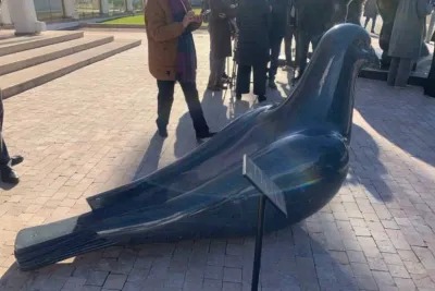 منحوتة "بالوما" تثري ساحة متحف محمد السادس للفن الحديث والمعاصر بالرباط