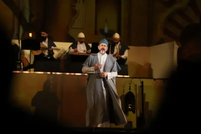 ثلاثة أسئلة لميتحات أوزتشاكيل، قائد، درويش راقص ومغن بمجموعة الطقوس الصوفية بإسطنبول