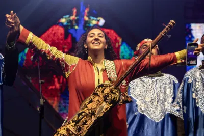 مهرجان كناوة.. منصة مولاي الحسن على إيقاع حوار الكمبري والعود والأفروبيتس