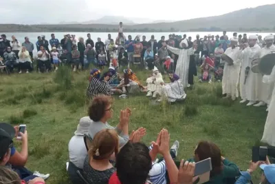 مهرجان مغاربة العالم بإملشيل 2022 : الدورة الرابعة تشهد مشاركة أزيد من 50 فرداً من الجالية المغربية