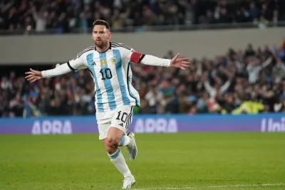 ميسي يقود الأرجنتين إلى الفوز في المرحلة الافتتاحية لتصفيات مونديال 2026