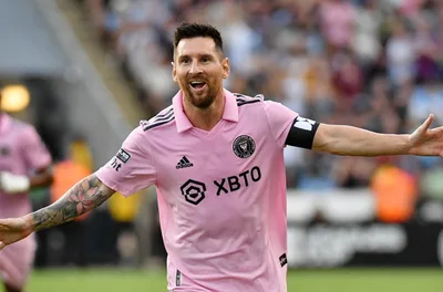 ميسي يتألق و يقود إنتر ميامي إلى النهائي