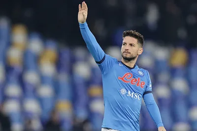 البلجيكي درايز ميرتنز يعلن رحيله عن نادي نابولي