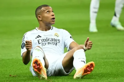 نادي (ريال مدريد) يعلن إصابة لاعبه الفرنسي مبابي في ركبته اليسرى