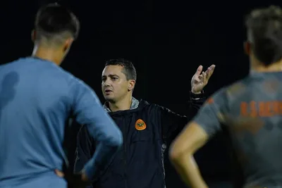 البطولة الاحترافية: نهضة بركان في بحث عن تعميق الفارق عن الجيش الملكي والفتح الرباطي المتربصين