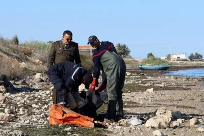 مقتل شخصين إثر غرق قارب للهجرة غير الشرعية في تونس