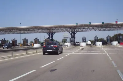 انقطاع مؤقت لحركة السير بالطريق الوطنية رقم 2 بين تطوان وطنجة على مستوى جماعة السحتريين وبالطريق الوطنية رقم 16 بين تطوان والفنيدق (بلاغ)