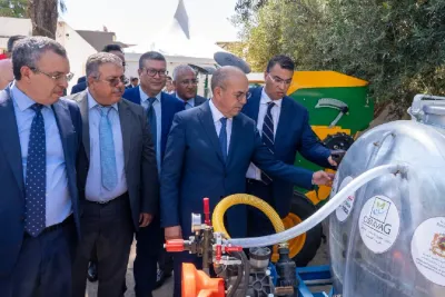 السيد البواري يقوم بزيارة ميدانية لمشاريع التنمية الفلاحية بسيدي قاسم