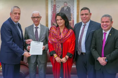 السيد الطالبي العلمي يتباحث مع وفد عن مجلس الشيوخ الكولومبي