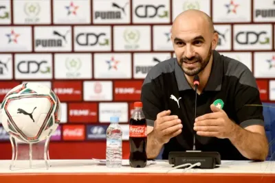 الركراكي يعقد ندوة صحفية بأكادير قبيل مباراة المغرب وليبيريا