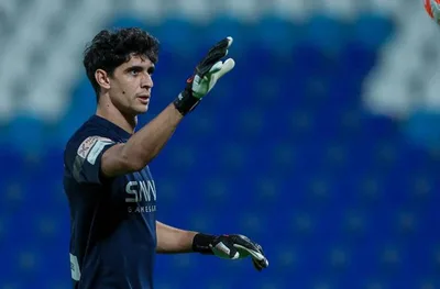 الكرة الذهبية 2025.. ياسين بونو ضمن قائمة المرشحين العشرة لجائزة "ياشين"