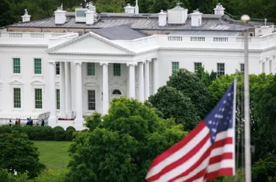 محادثات واشنطن وطهران.. مبعوثا ترامب يتوجهان إلى باكستان غدا السبت (البيت الأبيض)