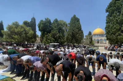 100 ألف شخص يؤدون صلاة الجمعة في المسجد الأقصى بعد إغلاقه 40 يوما