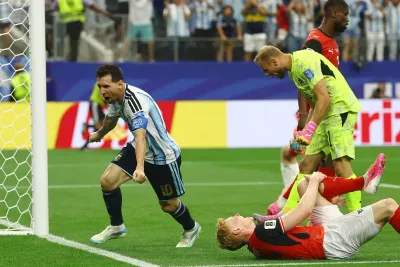 مونديال 2026: الأرجنتين إلى دور الـ32 بفضل ثنائية للأسطورة ميسي في شباك النمسا