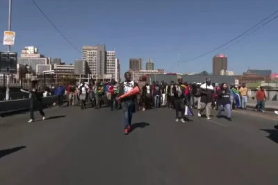 جنوب إفريقيا .. أكثر من 40 ألف طالب استفادوا من تمويل غير مستحق بكلفة تناهز 300 مليون دولار