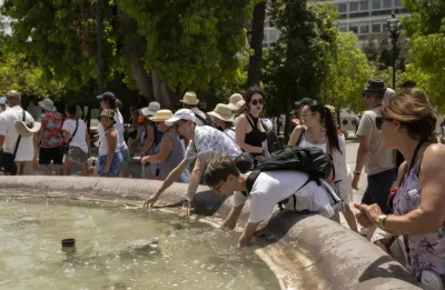 اليونان تحظر العمل في الخارج بسبب ارتفاع درجات الحرارة