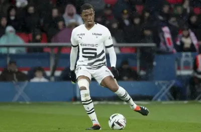 بطولة ألمانيا: ليفركوزن يضم المدافع الفرنسي الشاب بيلوسيان