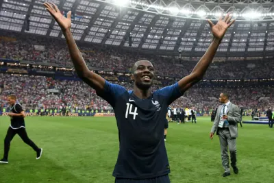 الفرنسي بليز ماتويدي يعلن نهاية مسيرته الاحترافية في كرة القدم