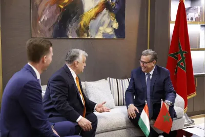 رئيس الحكومة يتباحث مع نظيره الهنغاري بمراكش