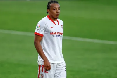 نادي إشبيلية ينفي تعاقد أي فريق مع الفرنسي جيل كوندي