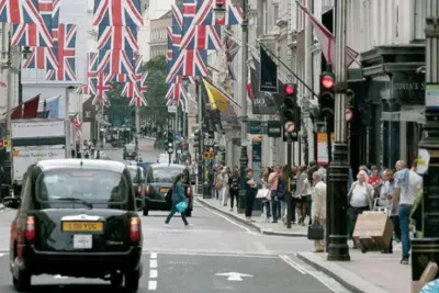 ارتفاع التضخم يسبّب انخفاض قيمة الأجور ببريطانيا