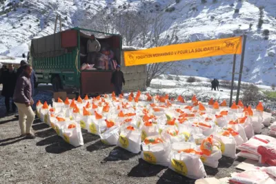 تاونات : مؤسسة محمد الخامس للتضامن تتواصل في تقديم المساعدات للسكان القرويين